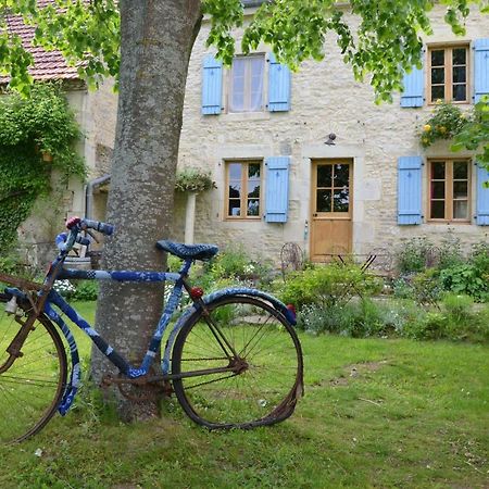 Le Vieux Velo Bed & Breakfast Chaptuzat Bagian luar foto