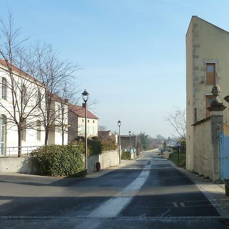 Le Vieux Velo Bed & Breakfast Chaptuzat Bagian luar foto