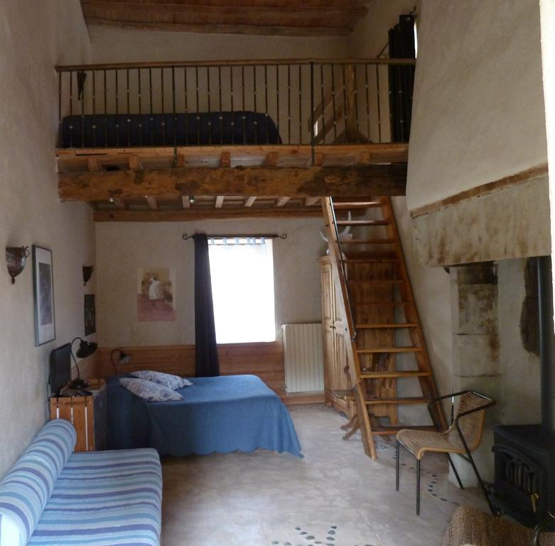 Le Vieux Velo Bed & Breakfast Chaptuzat Ruang foto