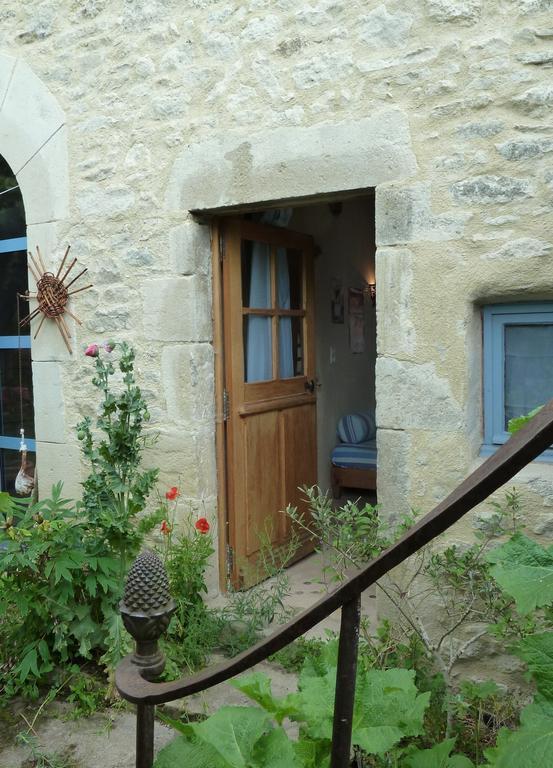 Le Vieux Velo Bed & Breakfast Chaptuzat Bagian luar foto