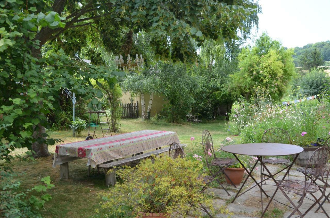 Le Vieux Velo Bed & Breakfast Chaptuzat Bagian luar foto