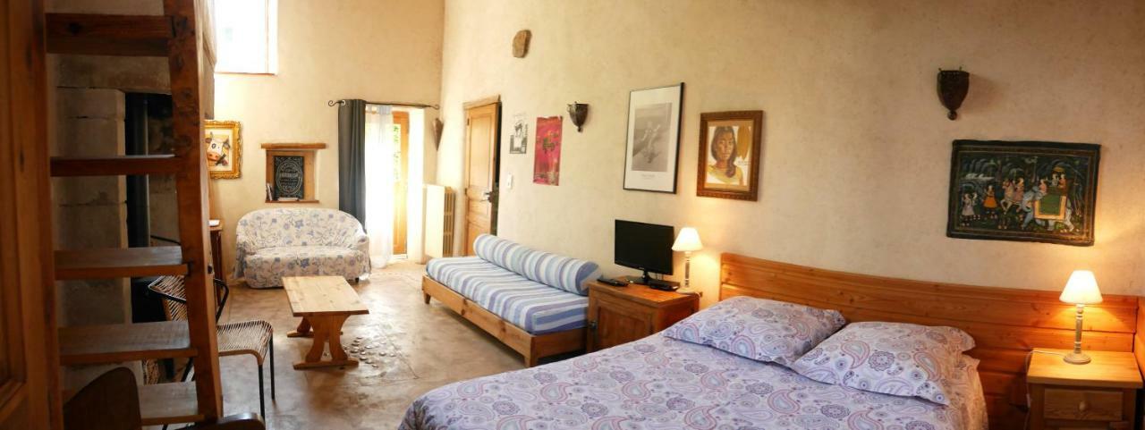 Le Vieux Velo Bed & Breakfast Chaptuzat Bagian luar foto